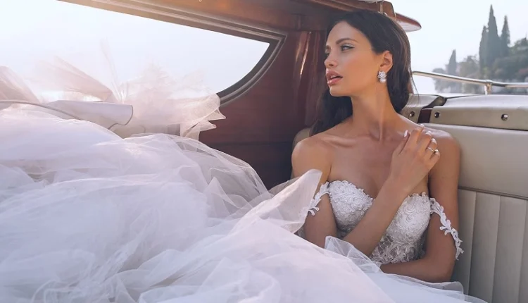 What Jewelry to Wear With a Wedding Dress that is Beautiful